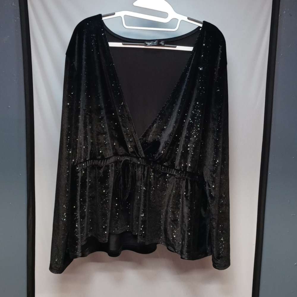 Black glittery top
